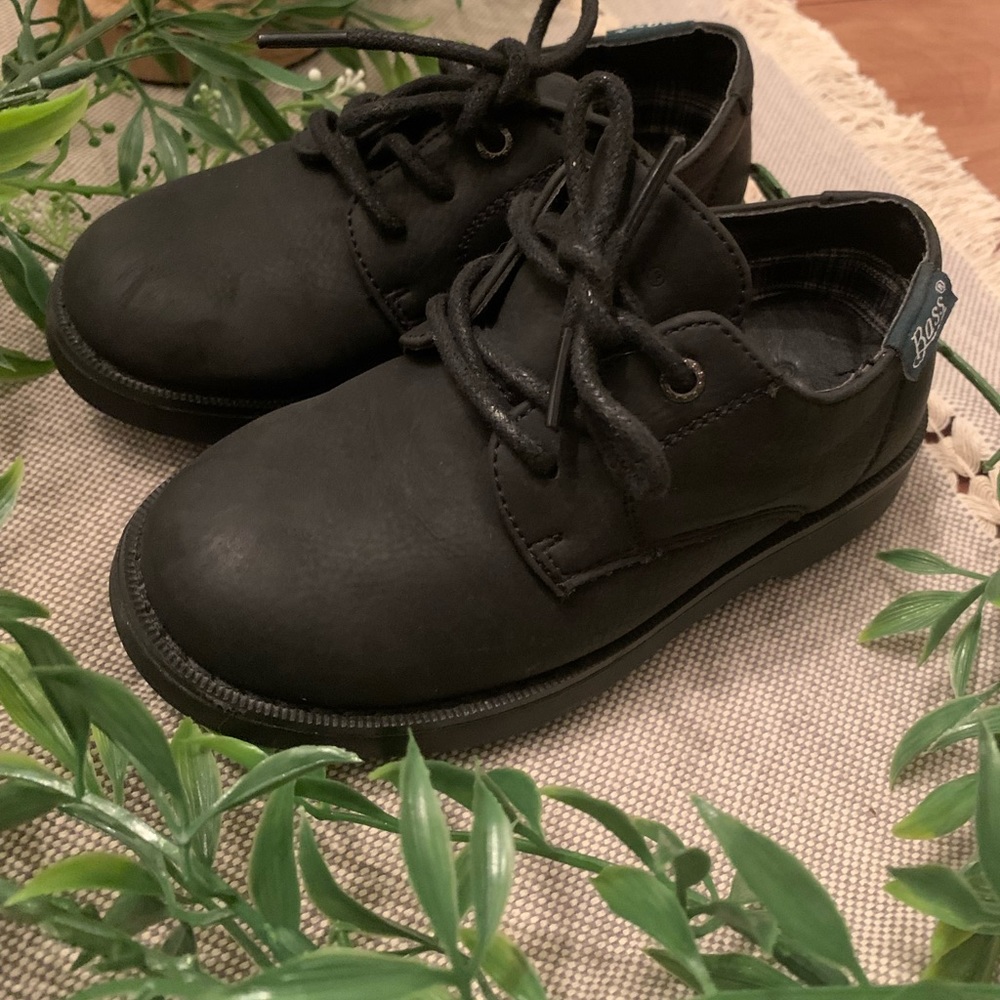 Black Bass Oxford Dress Shoes | Size 9c